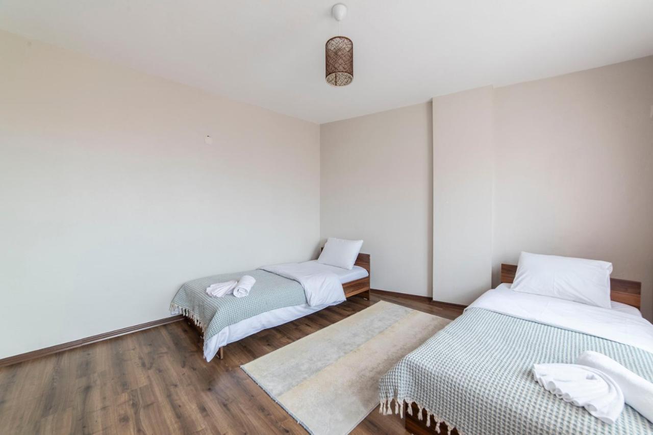 Centrally Located 2 Bedroom Apt With Netflix 伯萨 外观 照片