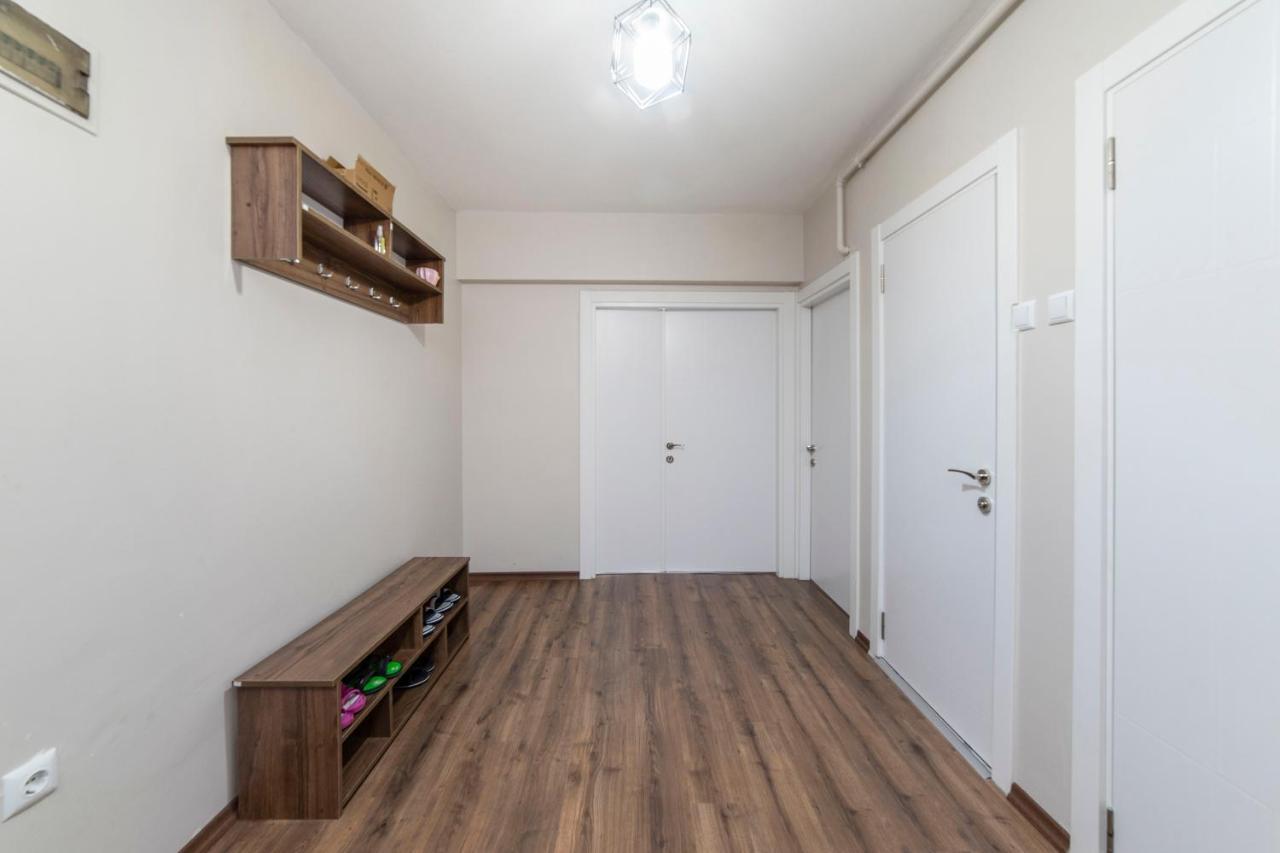 Centrally Located 2 Bedroom Apt With Netflix 伯萨 外观 照片