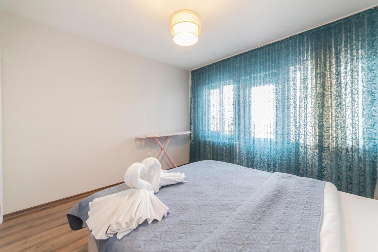 Centrally Located 2 Bedroom Apt With Netflix 伯萨 外观 照片