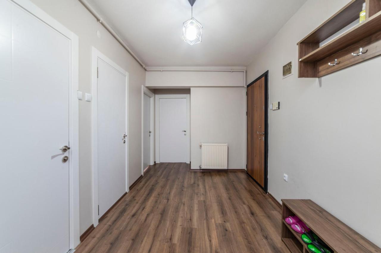 Centrally Located 2 Bedroom Apt With Netflix 伯萨 外观 照片
